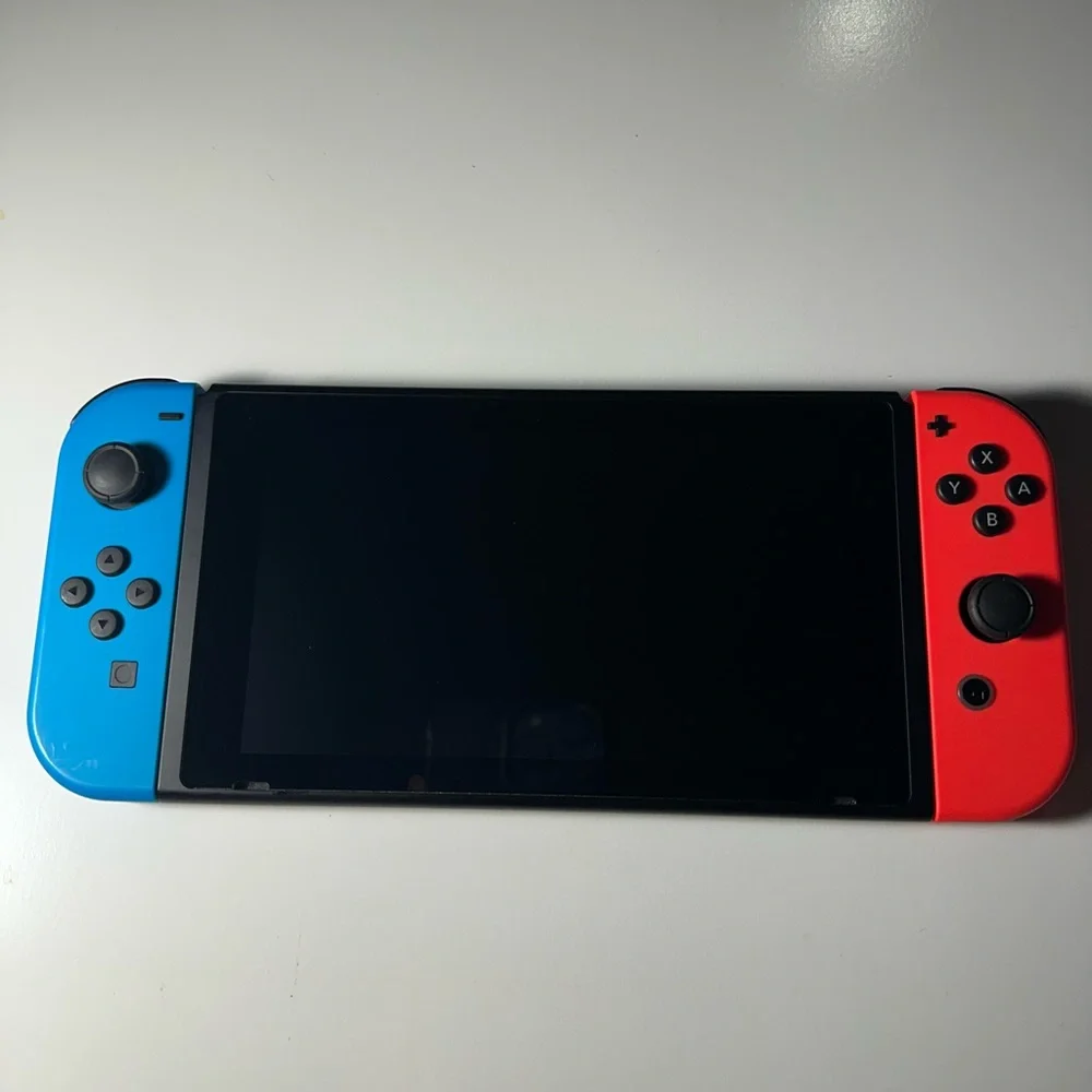Nintendo Switch (v1) Bundle - Box items, Pro Controller, Mario Kart 8 Deluxe